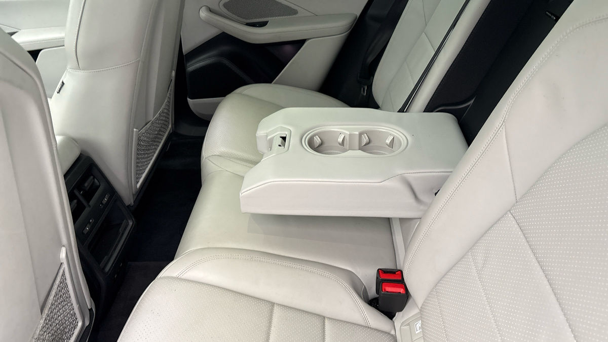 Used Porsche Macan 2025 for sale - 77065498: Photo 9