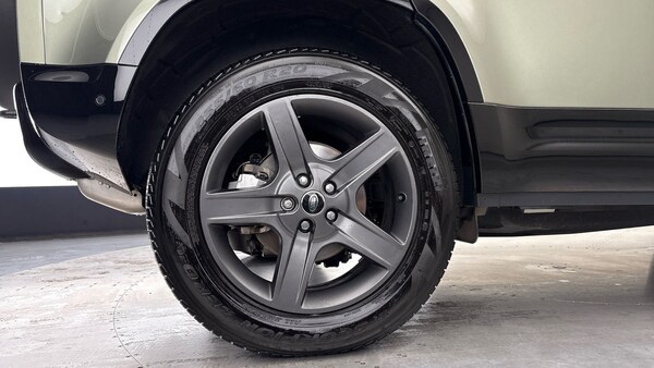 Used Land Rover Defender 110 2024 for sale - 76236452: Photo 10