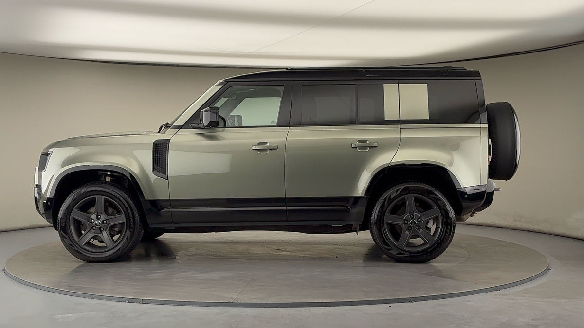 Used Land Rover Defender 110 2024 for sale - 76236452: Photo 15