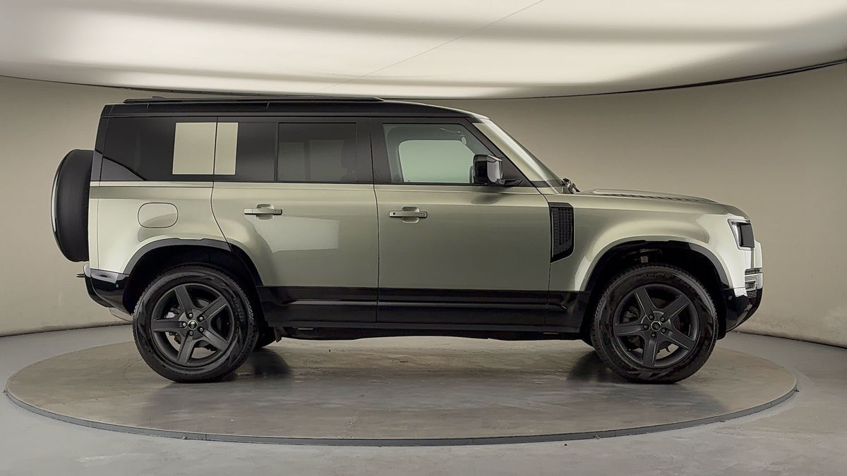 Used Land Rover Defender 110 2024 for sale - 76236452: Photo 16