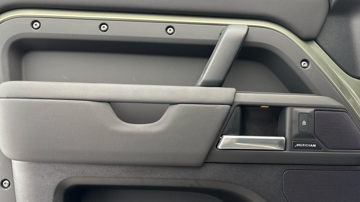 Used Land Rover Defender 110 2024 for sale - 76236452: Photo 19