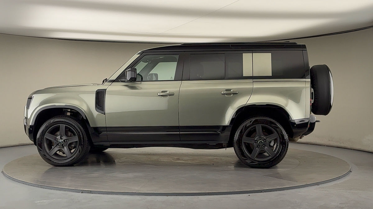 Used Land Rover Defender 110 2024 for sale - 76236452: Photo 27