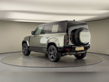 Used Land Rover Defender 110 2024 for sale - 76236452: Photo