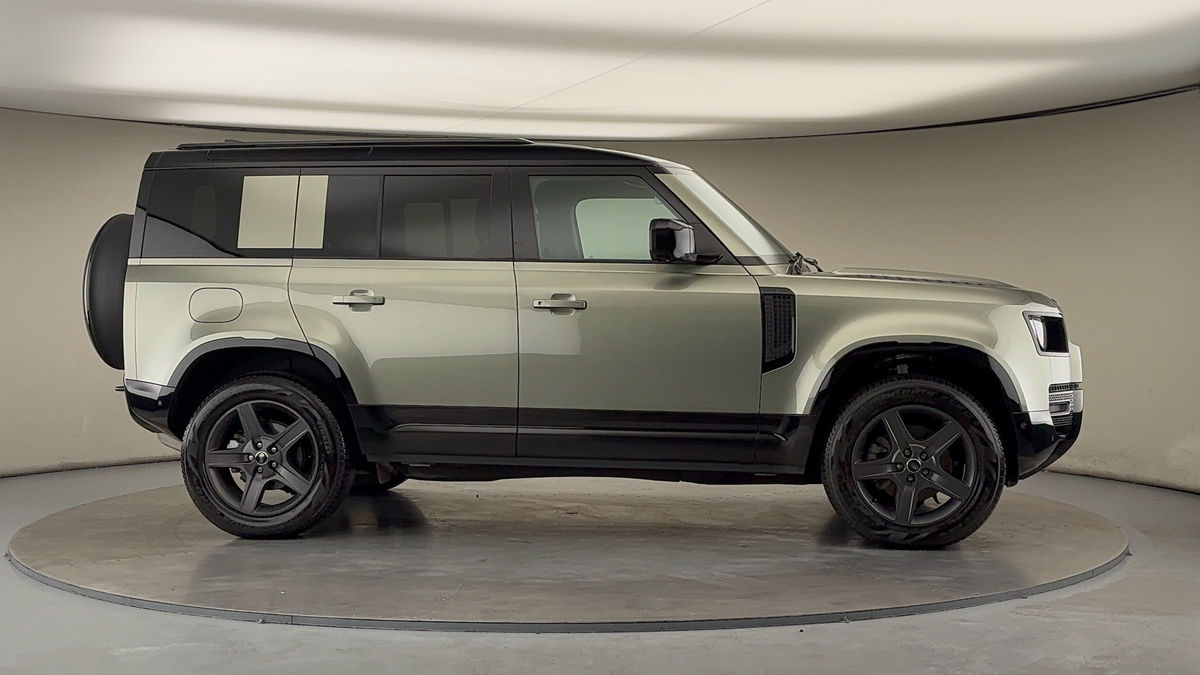 Used Land Rover Defender 110 2024 for sale - 76236452: Photo 36