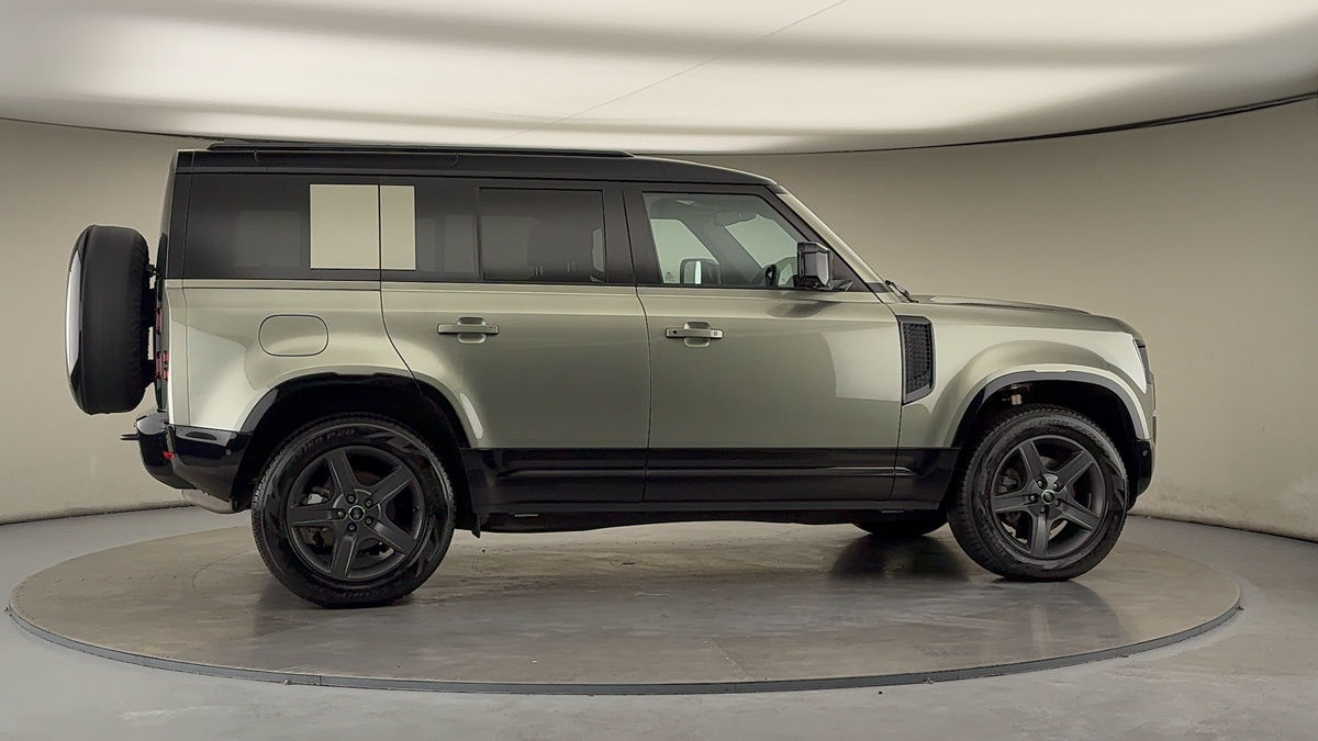 Used Land Rover Defender 110 2024 for sale - 76236452: Photo 37