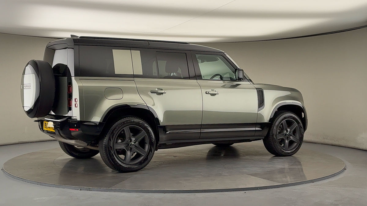 Used Land Rover Defender 110 2024 for sale - 76236452: Photo 38