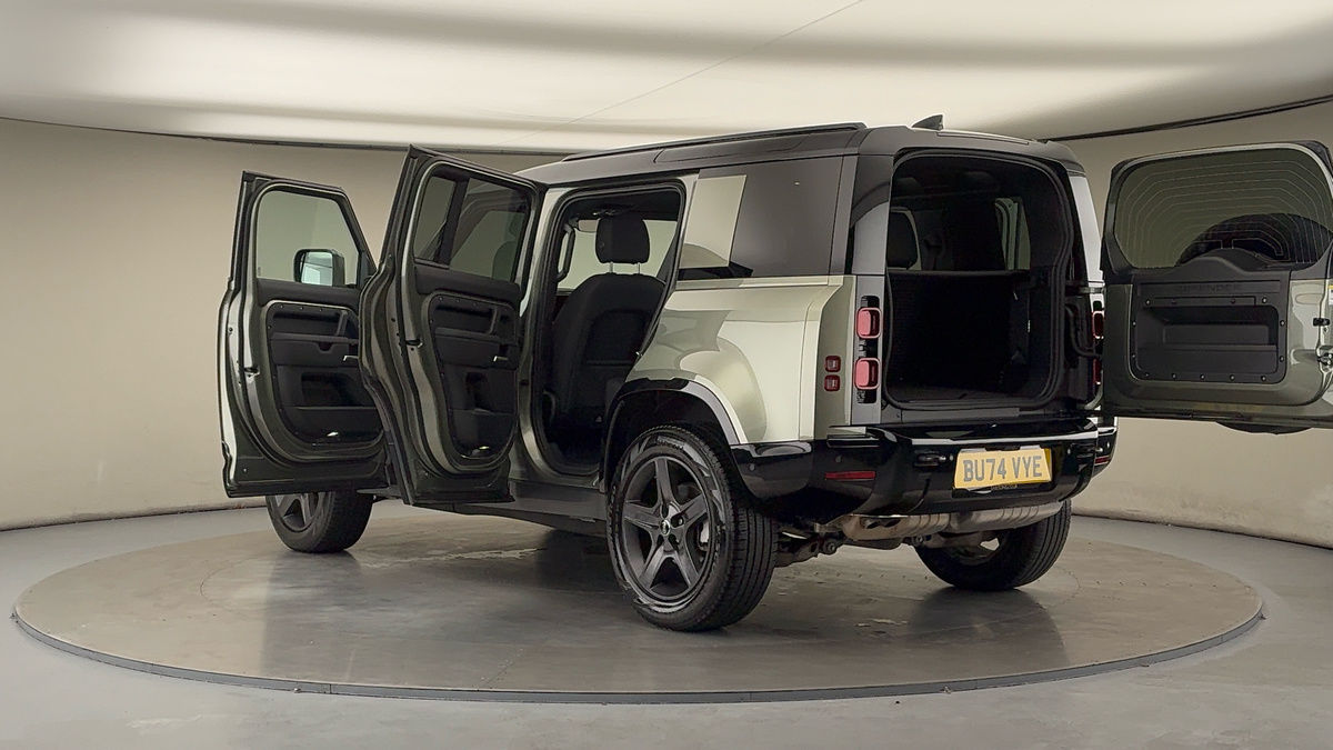 Used Land Rover Defender 110 2024 for sale - 76236452: Photo 43