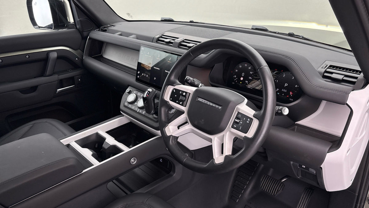 Used Land Rover Defender 110 2024 for sale - 76236452: Photo 5