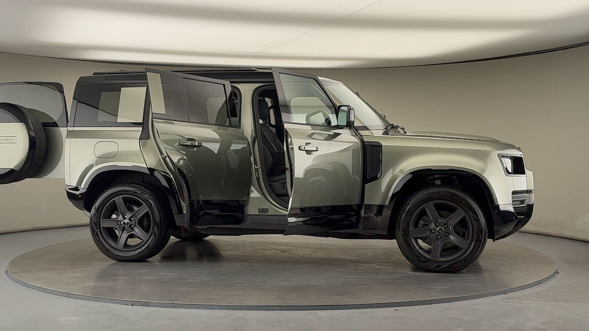 Used Land Rover Defender 110 2024 for sale - 76236452: Photo 55