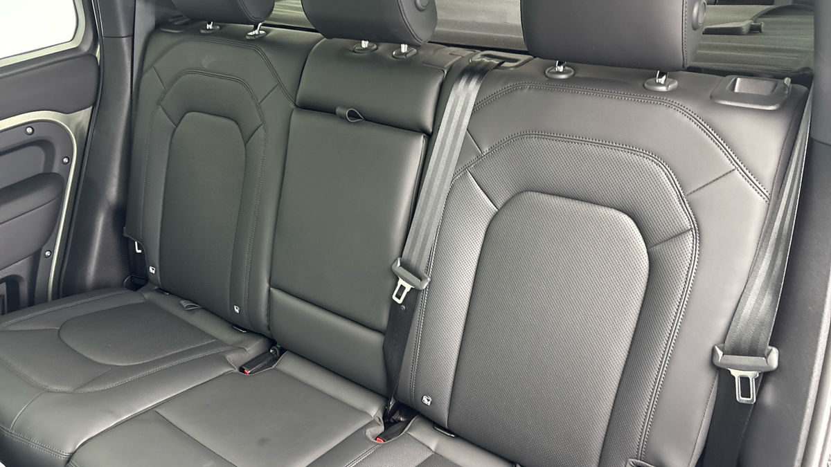 Used Land Rover Defender 110 2024 for sale - 76236452: Photo 8