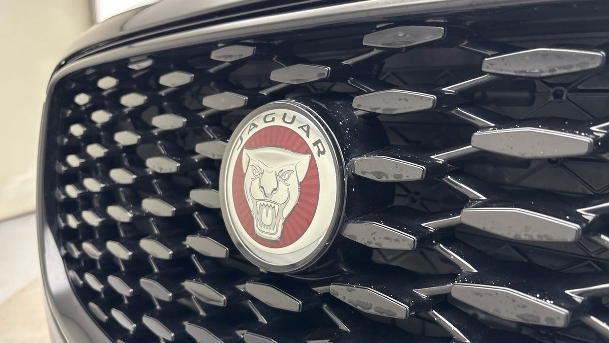 Used Jaguar F-Pace 2023 for sale - 76224290: Photo 24