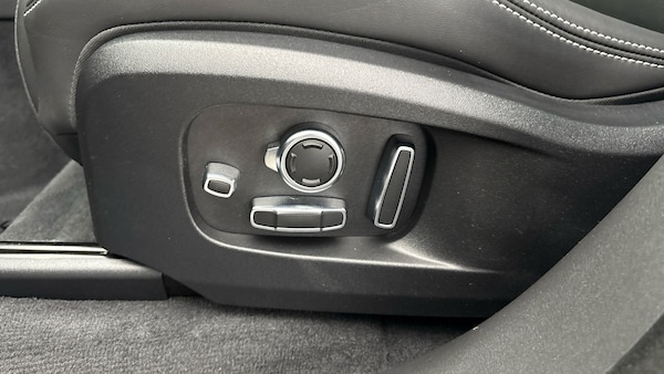 Used Jaguar F-Pace 2023 for sale - 76224290: Photo 6