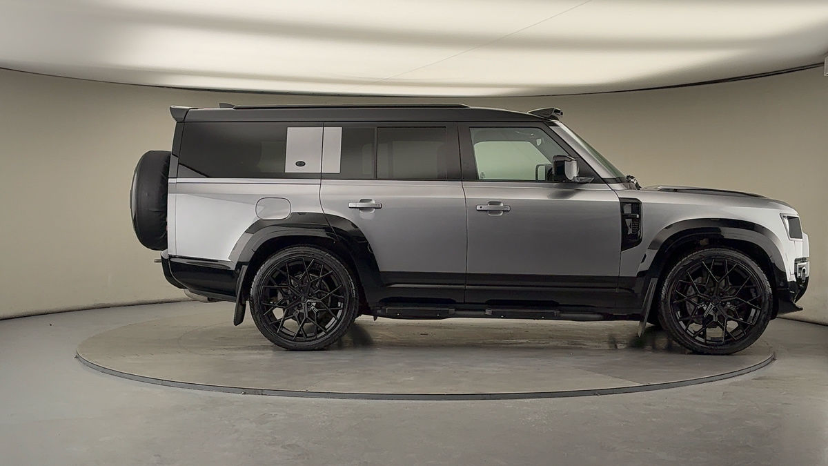 Used Land Rover Defender 130 2022 for sale - 77129245: Photo 16