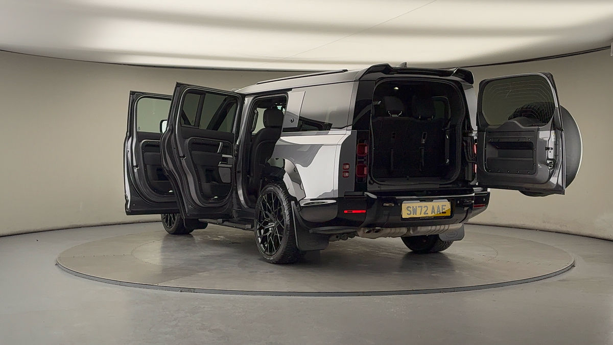 Used Land Rover Defender 130 2022 for sale - 77129245: Photo 23