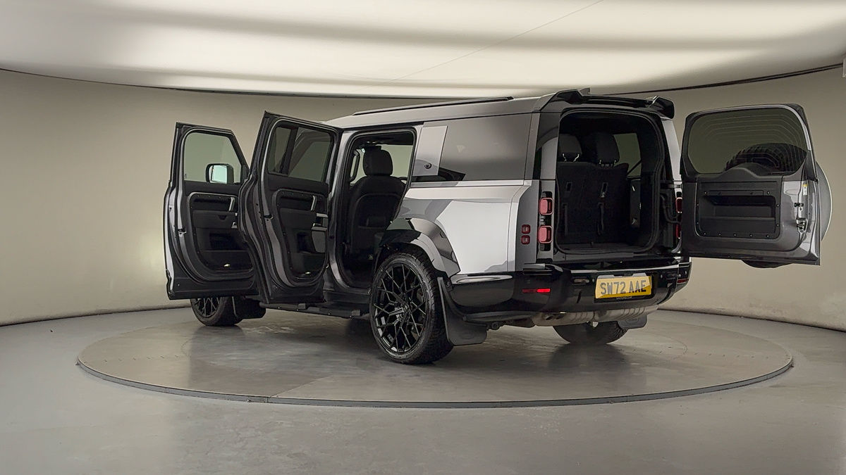 Used Land Rover Defender 130 2022 for sale - 77129245: Photo 48