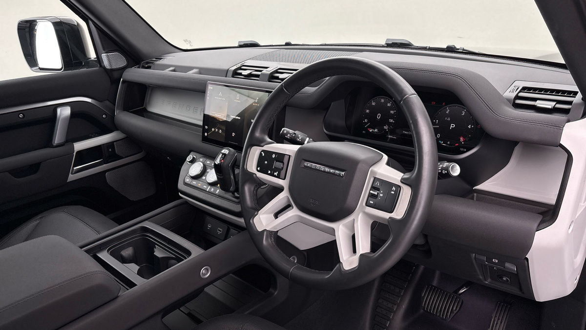 Used Land Rover Defender 130 2022 for sale - 77129245: Photo 5