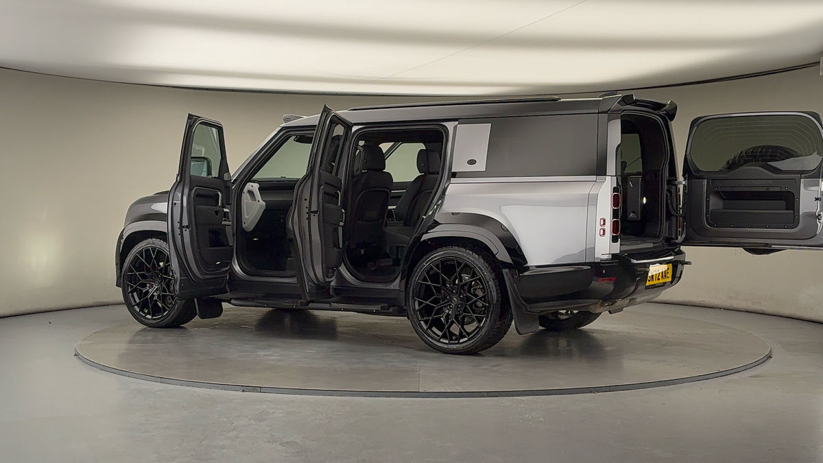 Used Land Rover Defender 130 2022 for sale - 77129245: Photo 50