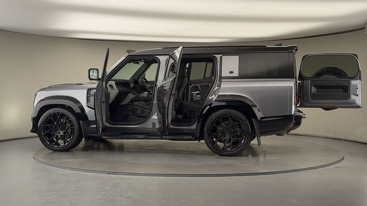 Used Land Rover Defender 130 2022 for sale - 77129245: Photo 51