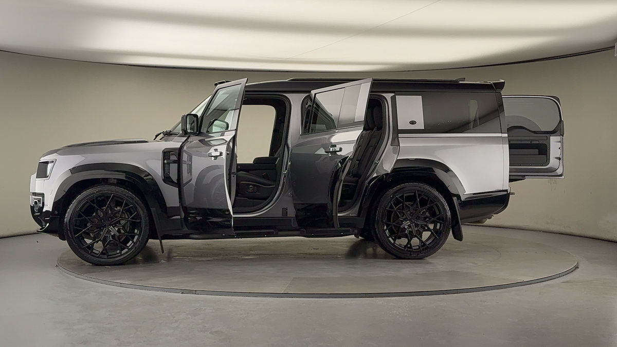 Used Land Rover Defender 130 2022 for sale - 77129245: Photo 52