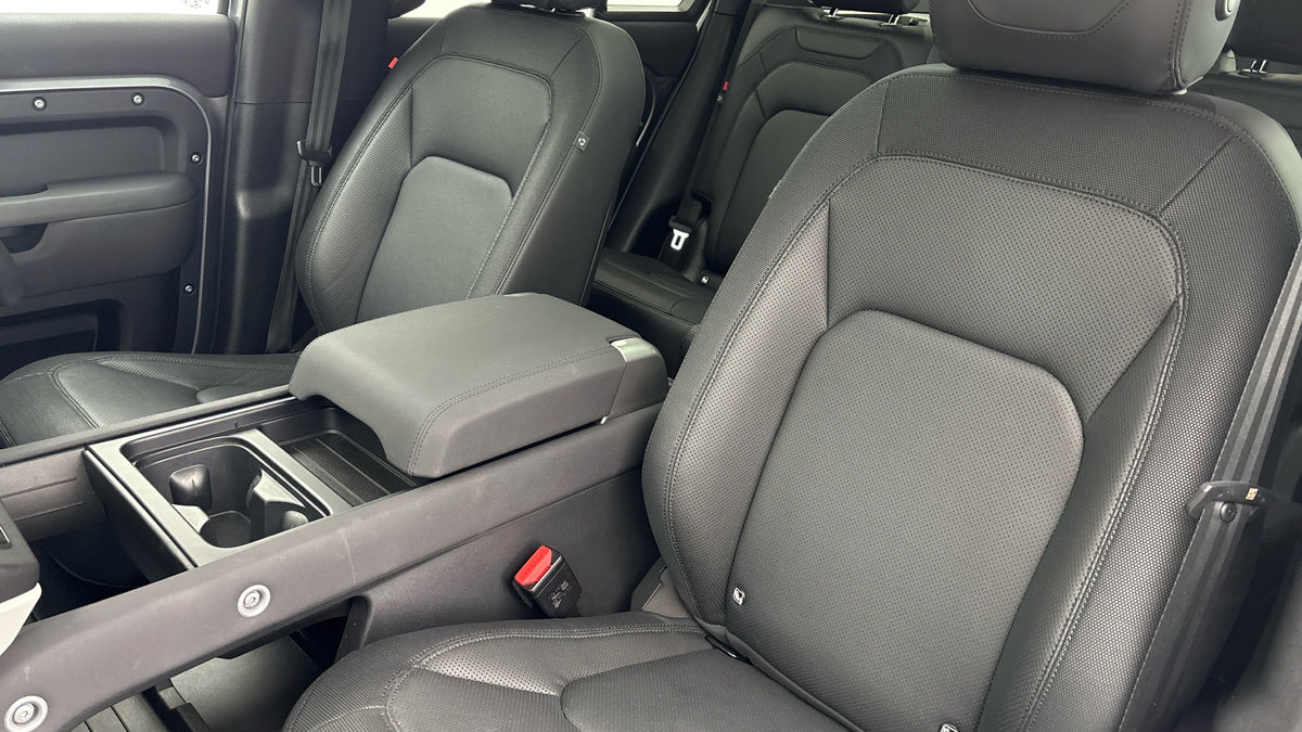 Used Land Rover Defender 130 2022 for sale - 77129245: Photo 7