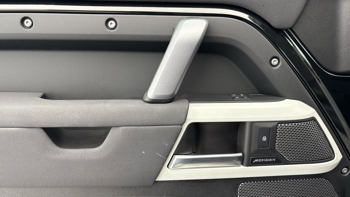 Used Land Rover Defender 90 2022 for sale - 76884655: Photo 19