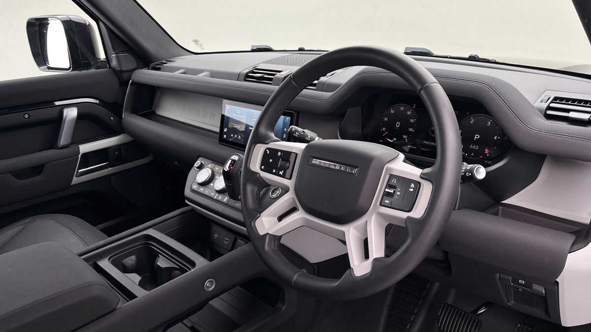 Used Land Rover Defender 90 2022 for sale - 76884655: Photo 5