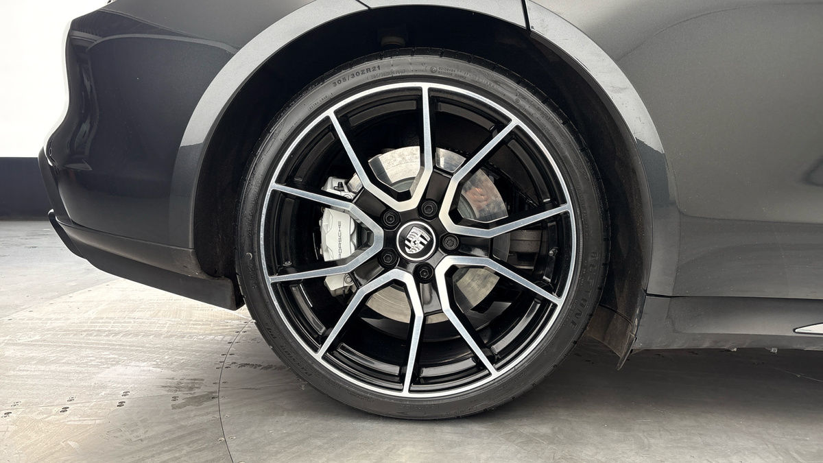 Used Porsche Taycan 2023 for sale - 76368761: Photo 10