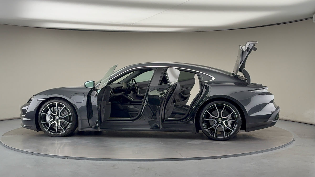 Used Porsche Taycan 2023 for sale - 76368761: Photo 48