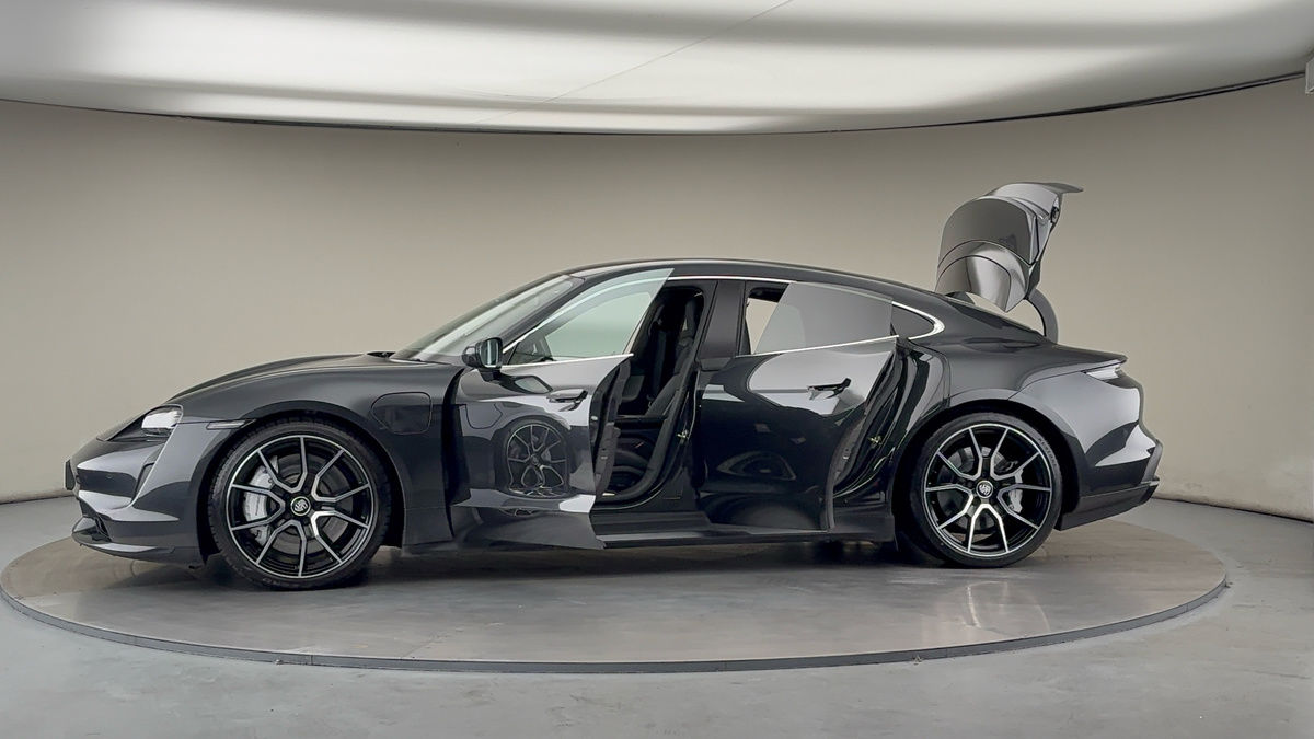 Used Porsche Taycan 2023 for sale - 76368761: Photo 49