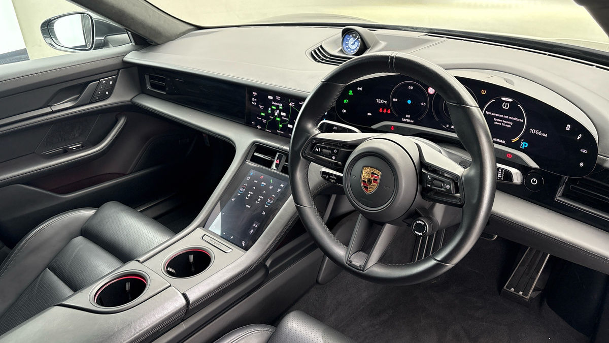 Used Porsche Taycan 2023 for sale - 76368761: Photo 5