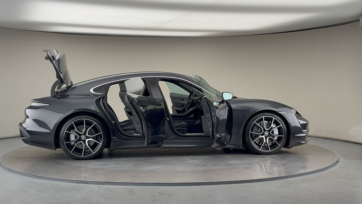 Used Porsche Taycan 2023 for sale - 76368761: Photo 58