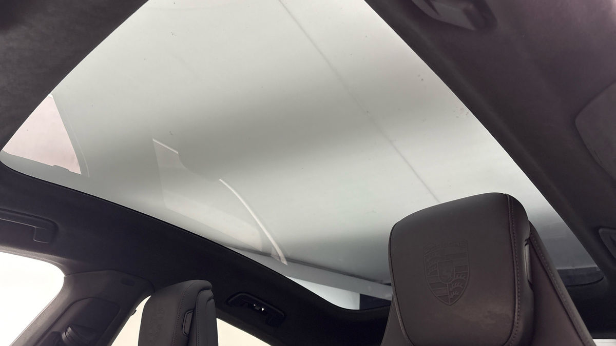 Used Porsche Taycan 2023 for sale - 76368761: Photo 6