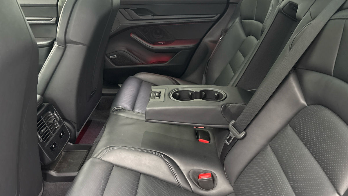 Used Porsche Taycan 2023 for sale - 76368761: Photo 9