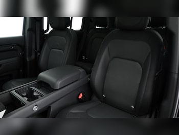Used Land Rover Defender 110 2024 for sale - 75112242: Photo