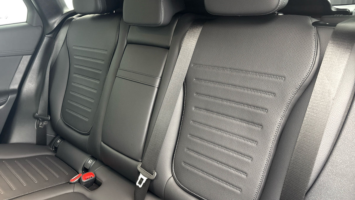 Used Mercedes-Benz GLC 2023 for sale - 76387099: Photo 8