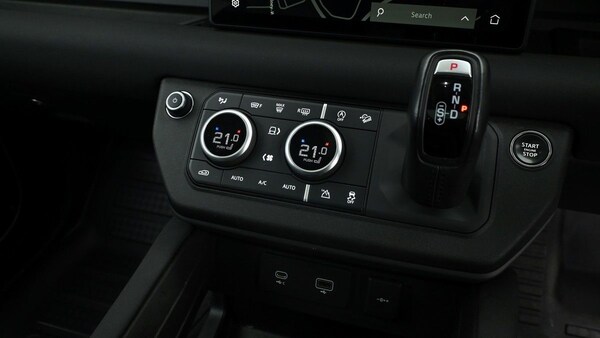 Used Land Rover Defender 110 2023 for sale - 74405385: Photo 12