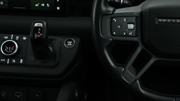Used Land Rover Defender 110 2023 for sale - 74405385: Photo 15