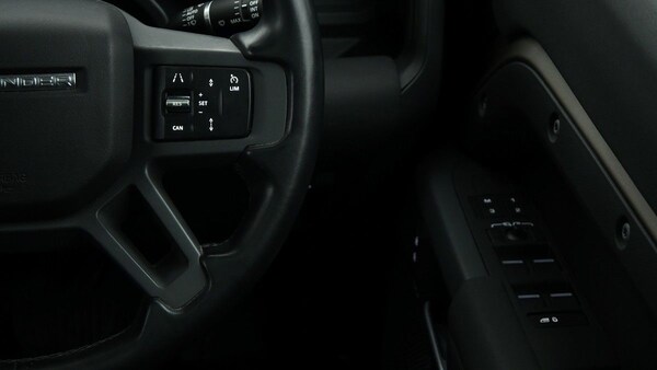Used Land Rover Defender 110 2023 for sale - 74405385: Photo 16
