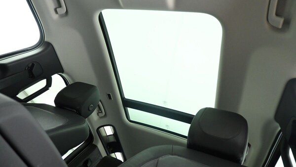 Used Land Rover Defender 110 2023 for sale - 74405385: Photo 2