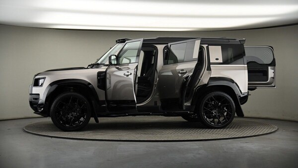 Used Land Rover Defender 110 2023 for sale - 74405385: Photo 50