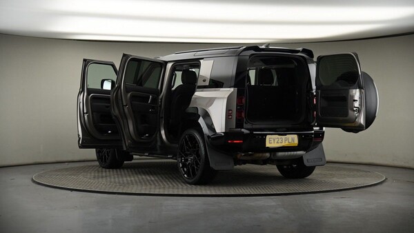 Used Land Rover Defender 110 2023 for sale - 74405385: Photo 8