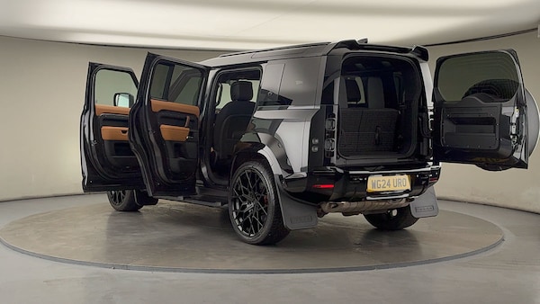 Used Land Rover Defender 110 2024 for sale - 75999288: Photo 23