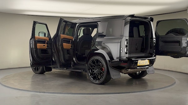 Used Land Rover Defender 110 2024 for sale - 75999288: Photo 50