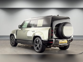 Used Land Rover Defender 110 2022 for sale - 78316229: Photo