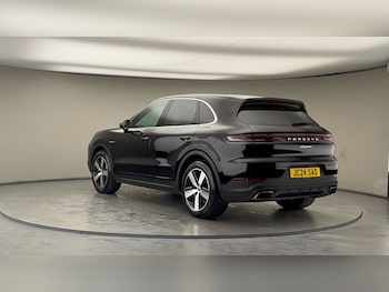 Used Porsche Cayenne 2024 for sale - 77584244: Photo