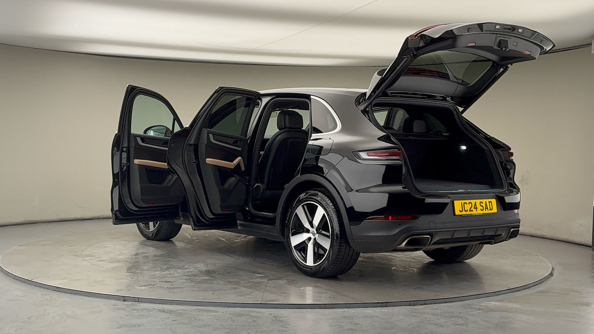 Used Porsche Cayenne 2024 for sale - 77584244: Photo 45