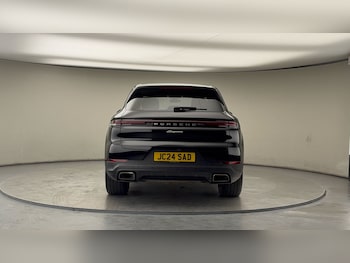 Used Porsche Cayenne 2024 for sale - 77584244: Photo