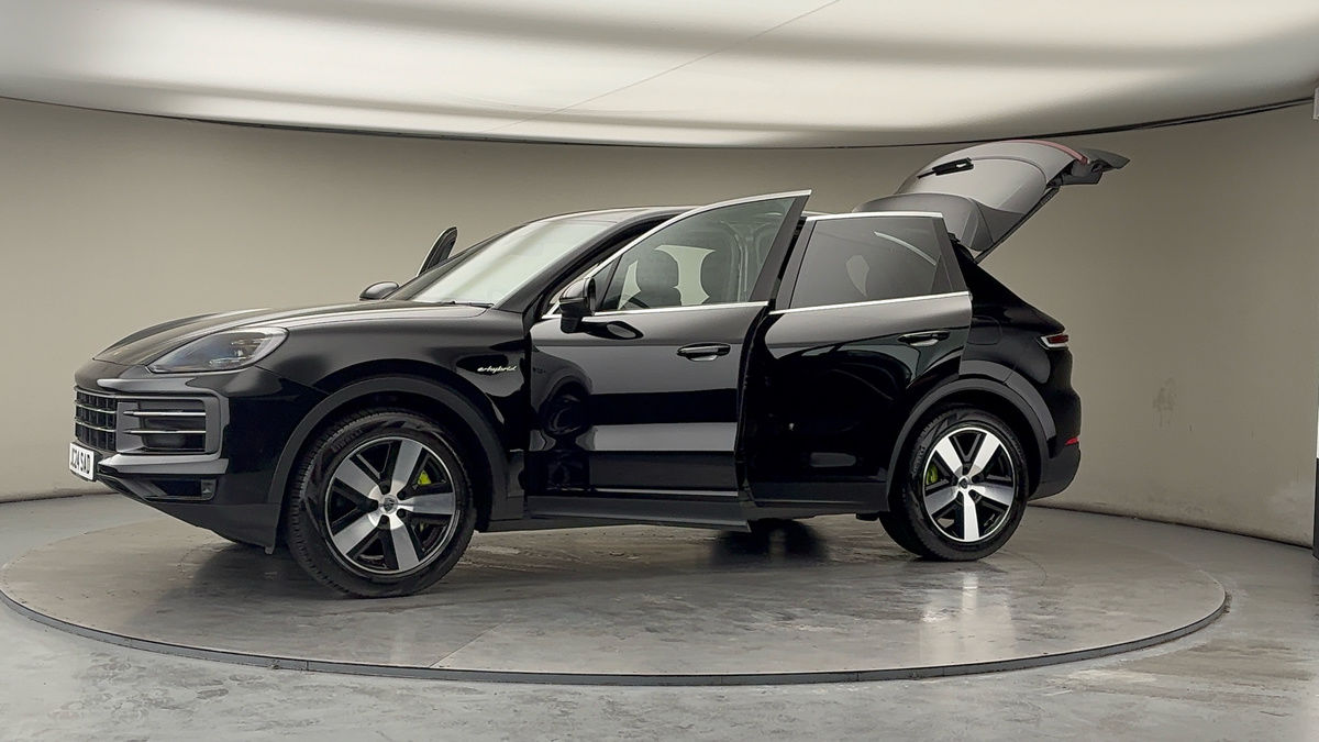 Used Porsche Cayenne 2024 for sale - 77584244: Photo 50