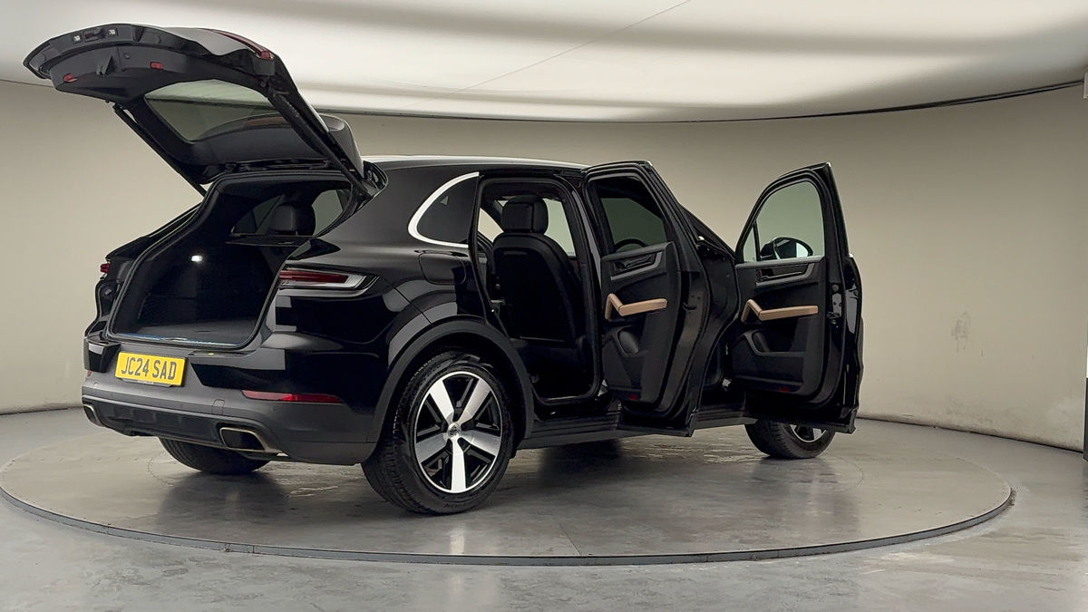 Used Porsche Cayenne 2024 for sale - 77584244: Photo 60