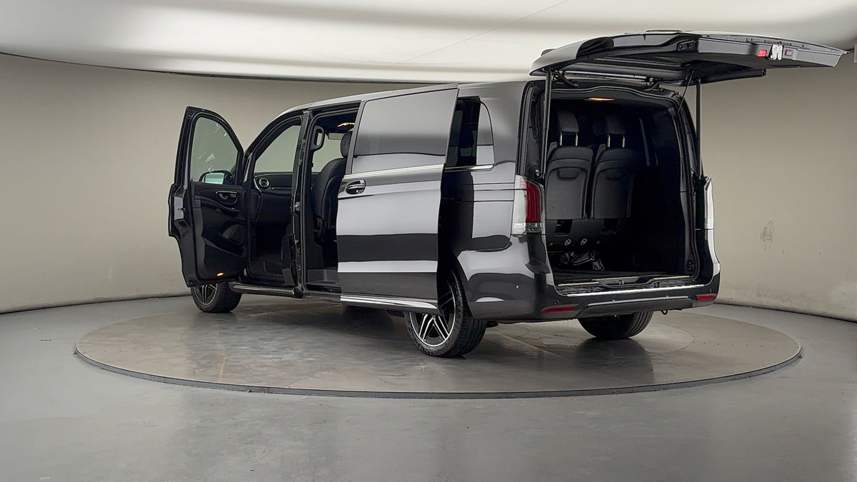 Used Mercedes-Benz V-Class 2025 for sale - 78213280: Photo 43